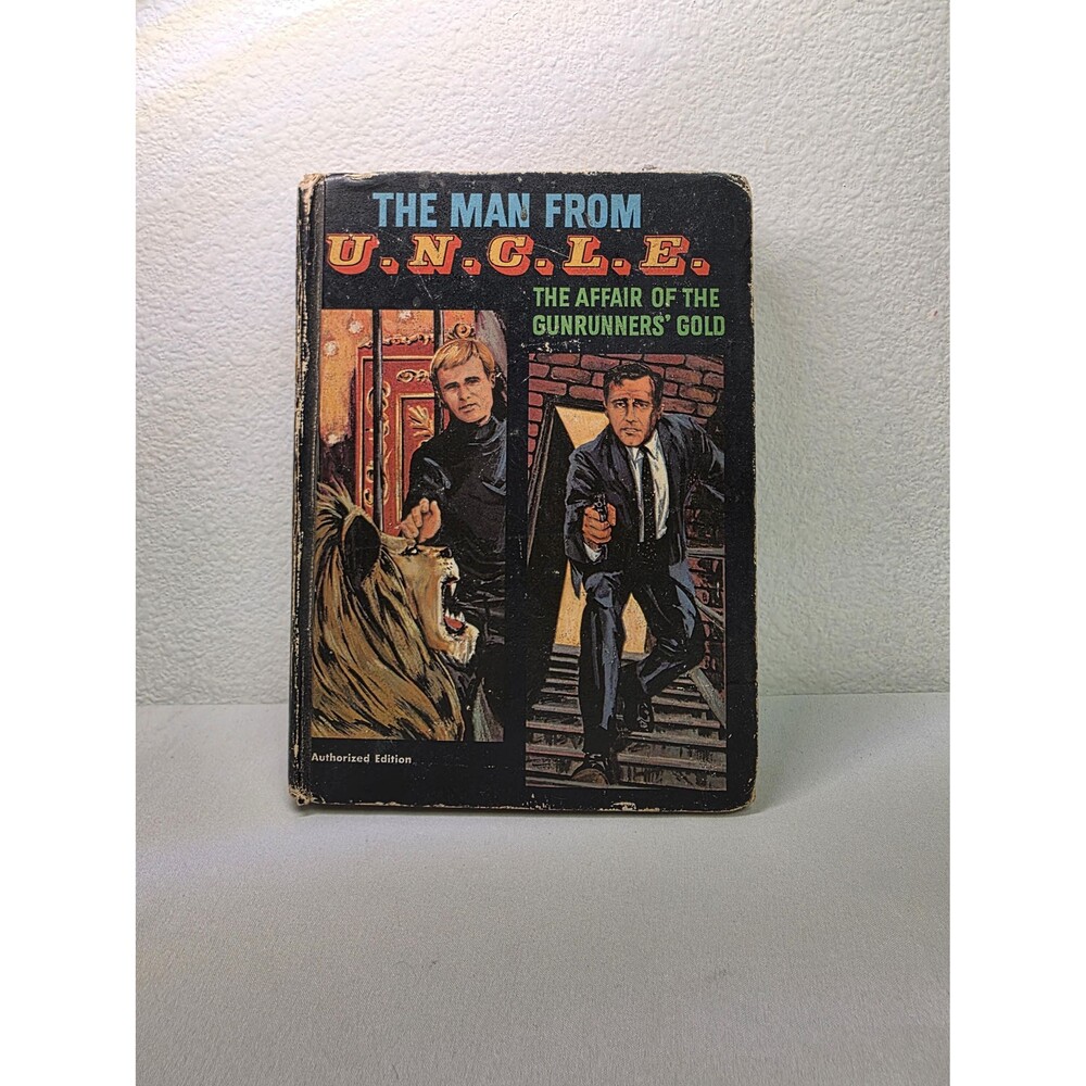 Vintage The Man From U.N.C.L.E. Book 1960s Spy Novel – Affair of the Gunrunners - Picture 1 of 6